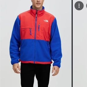 Men’s The North Face 95 Retro Denali Jacket never worn!